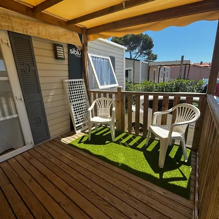 אתר קמפינג Mobile-home Le Badwill קאנט אן רוסיון