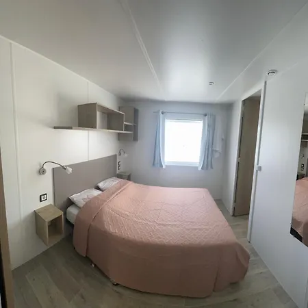 Mobile-home Le Badwill אתר קמפינג *